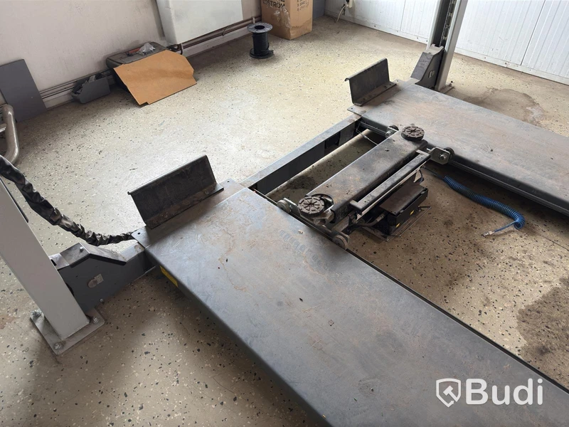 4-post vehicle lift with wheel-free jack, OMA 526C, 5000 kg
