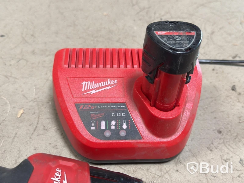 Milwaukee M12 BPRT Rivet Gun