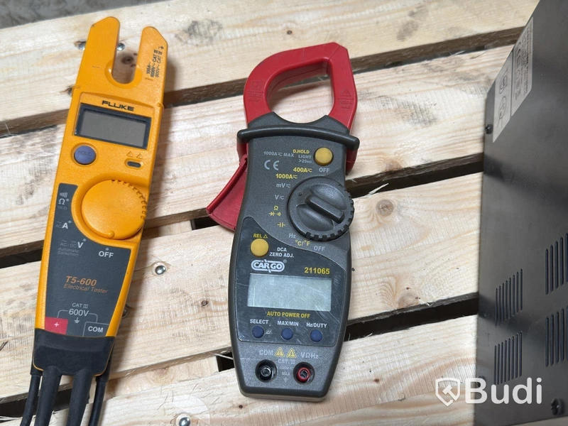 Velleman bench power supply and measuring instruments incl. Fluke