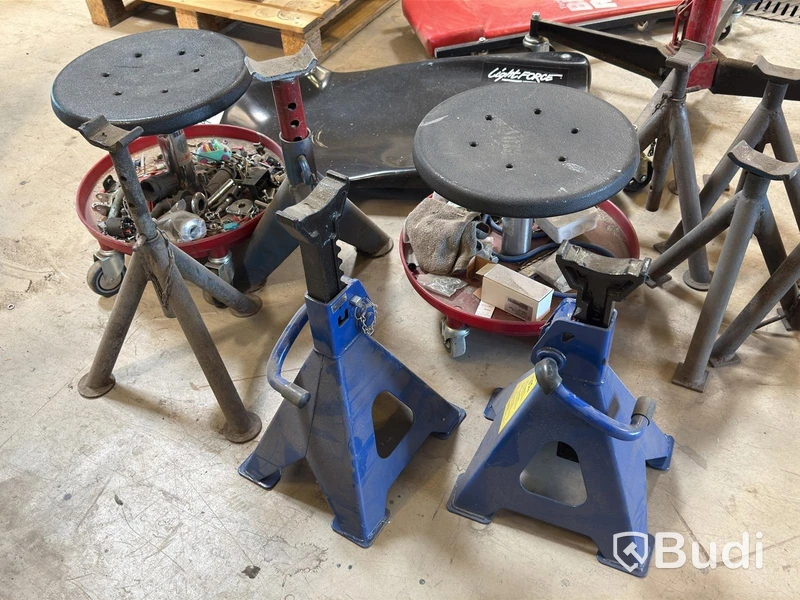 Assorted garage equipment - creepers, rolling stools, jack and axle stands