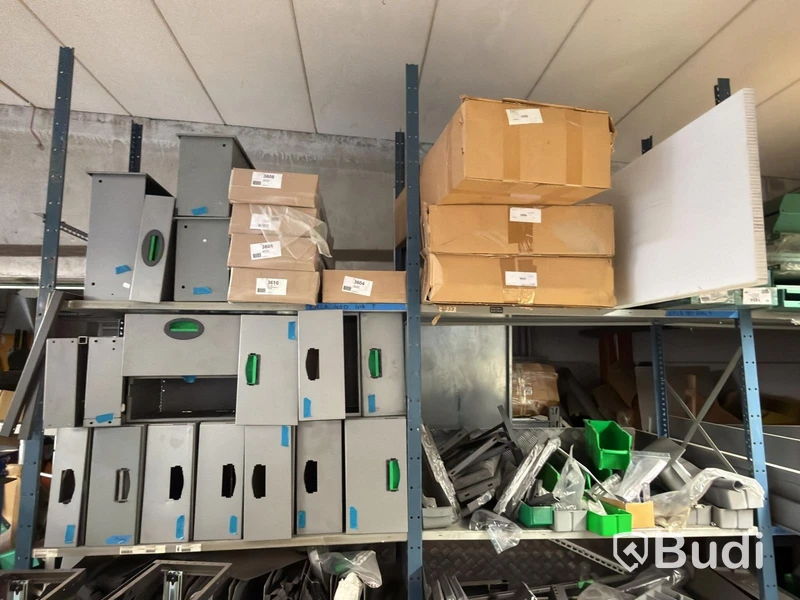 Large assortment of assorted parts for System Edström vehicle fittings