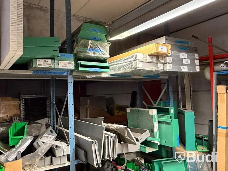 Large assortment of assorted parts for System Edström vehicle fittings