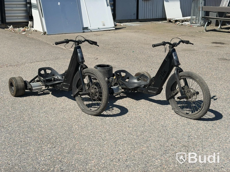 2 three-wheeled battery-powered drift trikes, FIIK Drifter