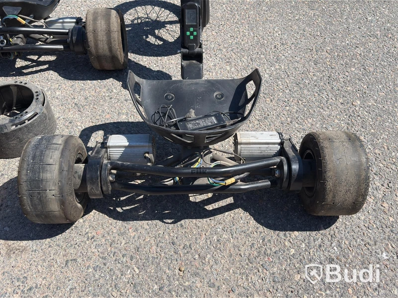 2 three-wheeled battery-powered drift trikes, FIIK Drifter