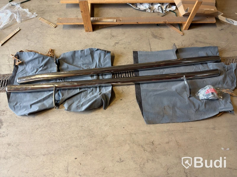 2 chrome side steps, 210 cm