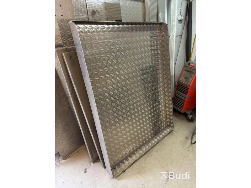 Lot of assorted metal sheets and profiles