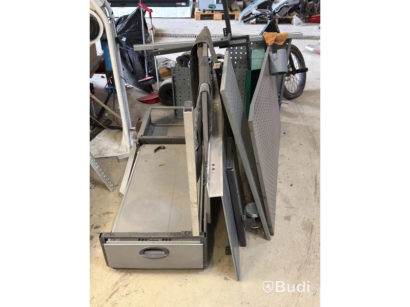 Lot of auto workshop furnishings