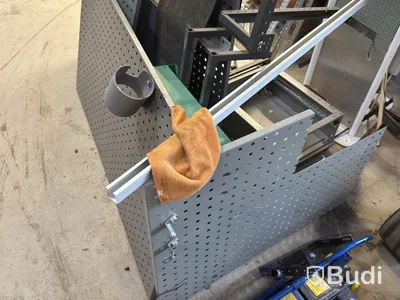 Lot of auto workshop furnishings