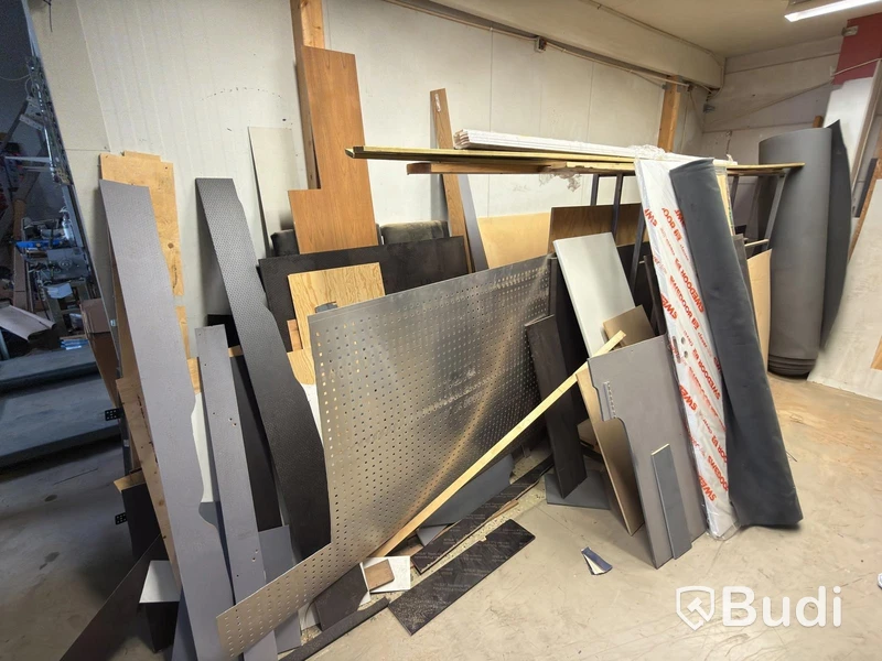 Lot of assorted sheet material