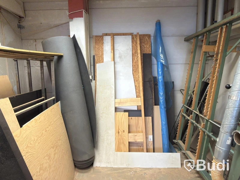 Lot of assorted sheet material