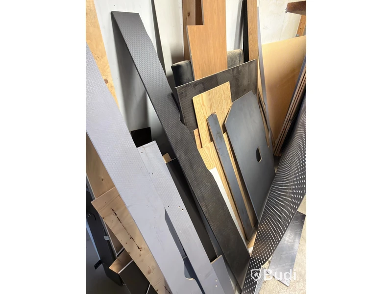 Lot of assorted sheet material