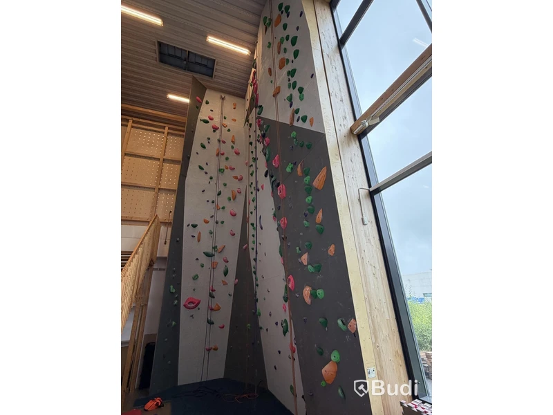 Rope Climbing Wall, T-Wall, 10 metres