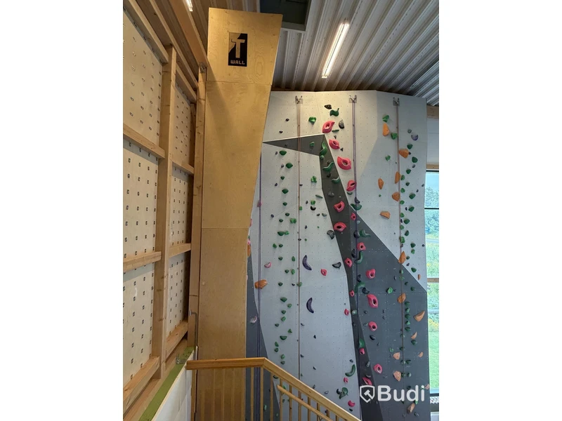Rope Climbing Wall, T-Wall, 10 metres