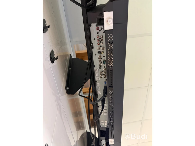 3 st menyskärmar, NEC Multisync LCD3210