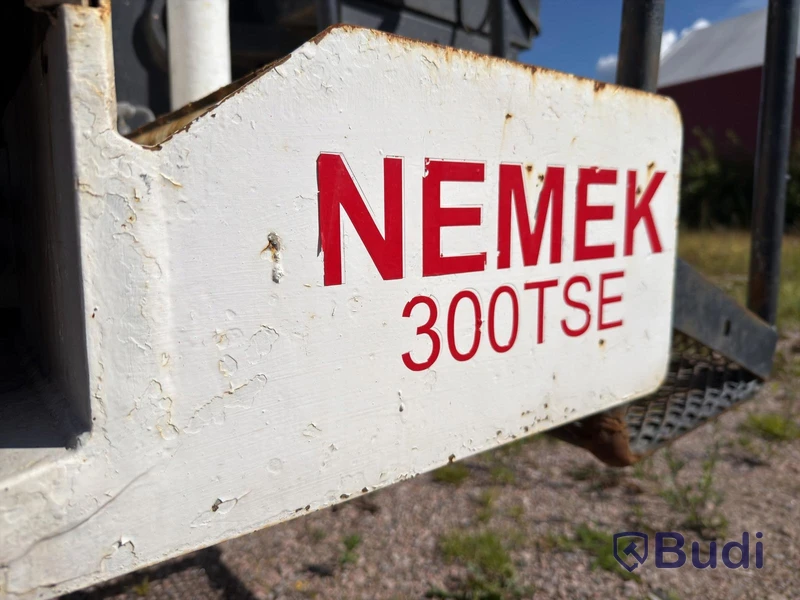 Drilling Rig NEMEK 300 TSE | Crawler-mounted | 1996