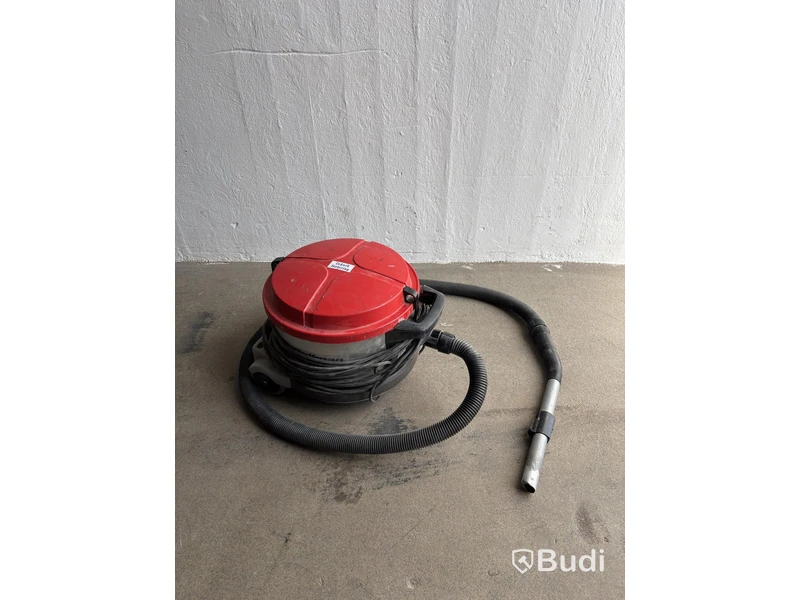 2 vacuum cleaners, Nilfisk and Pilot
