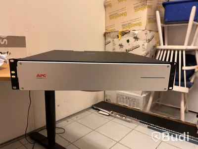 HP server cabinet with APC UPS units