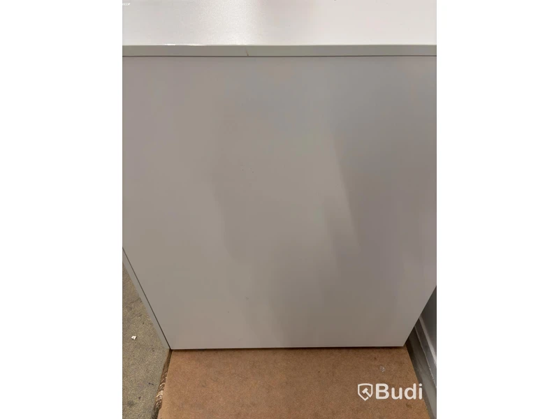 2 Filing Cabinets
