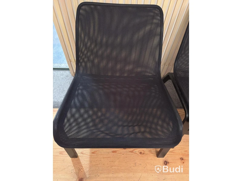 4 Lounge Chairs