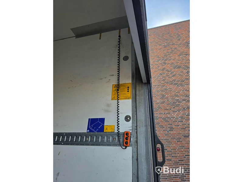 Lastbil Mercedes-Benz Atego Öppningsbar sida