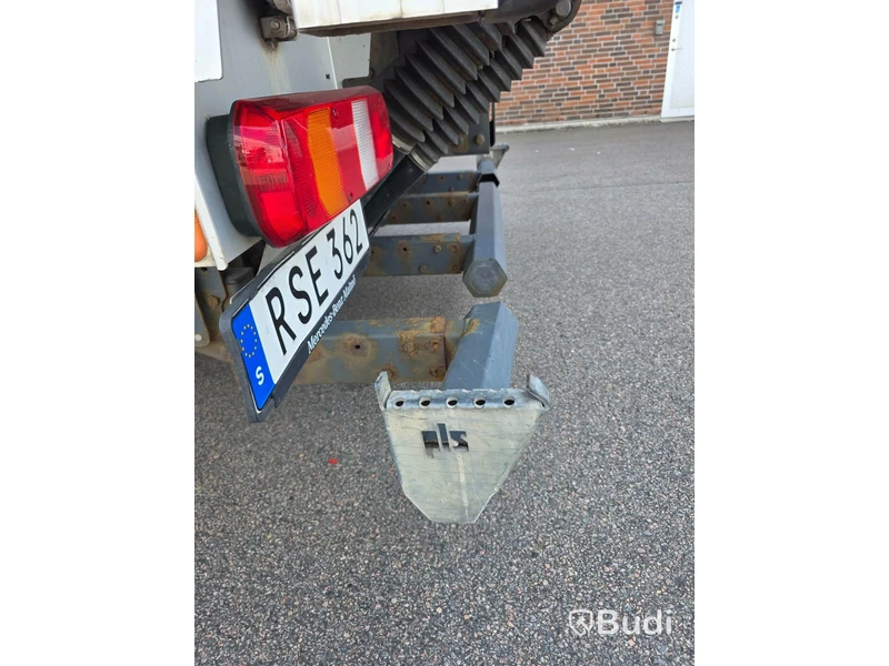 Lastbil Mercedes-Benz Atego Öppningsbar sida