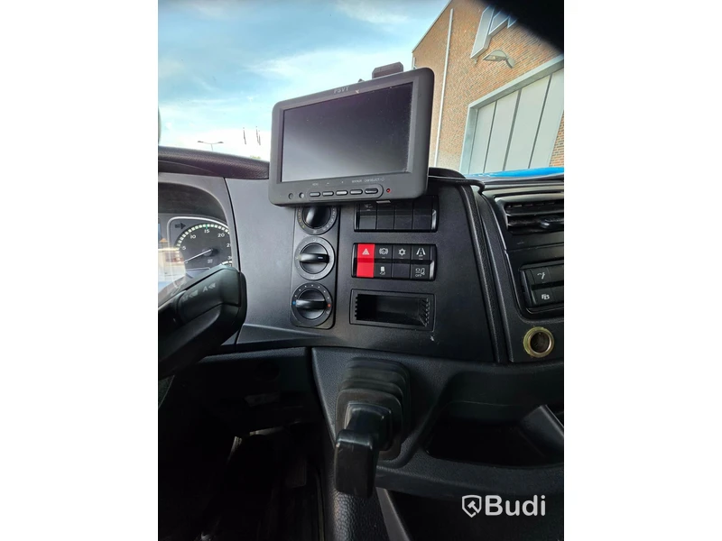 Lastbil Mercedes-Benz Atego Öppningsbar sida