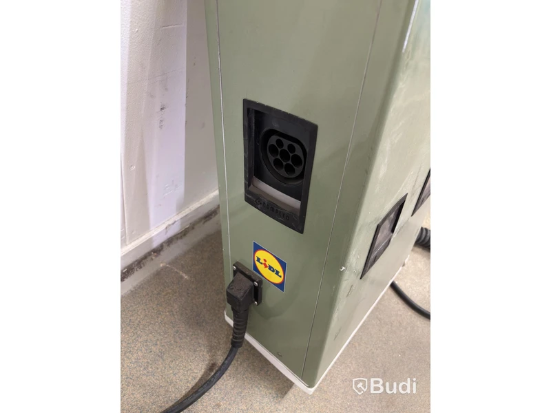 Wallbox Compleo Advanced Compact WM HC2, including distribution box with RCD and fuses.