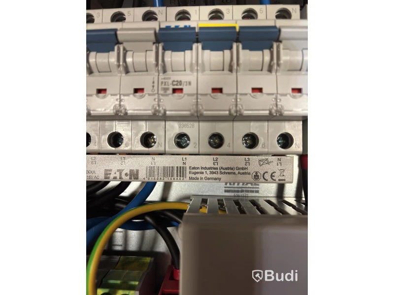 Wallbox Compleo Advanced Compact WM HC2, incl. distribution board with RCD and fuses.