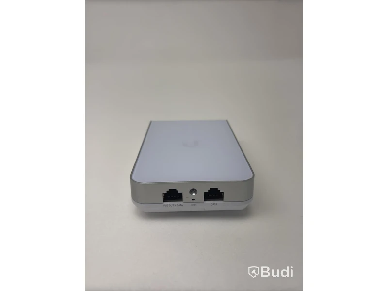 Ubiquiti UniFi wireless access point