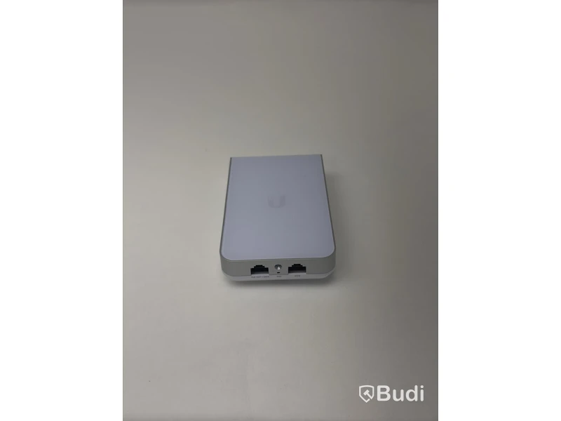 Ubiquiti UniFi wireless access point