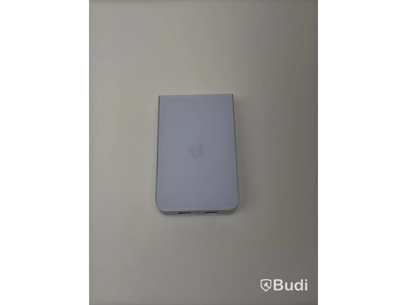 Ubiquiti UniFi wireless access point