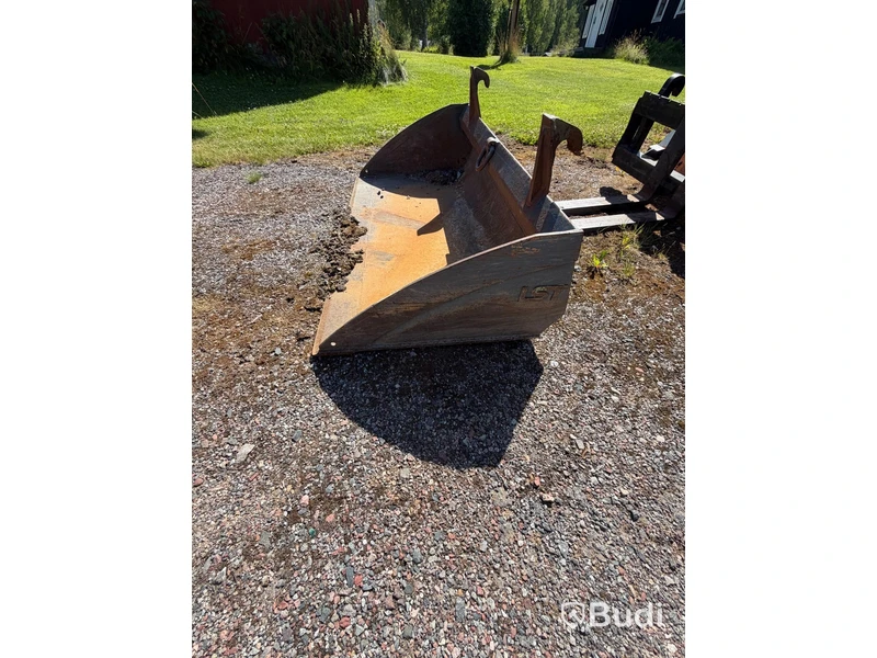 JCB 403 Wheel Loader, 2020, with accessories: Grading Bucket, Folding Snow Plow and Forks