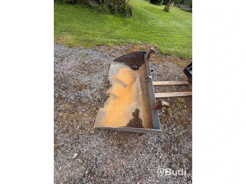 JCB 403 Wheel Loader, 2020, with accessories: Grading Bucket, Folding Snow Plow and Forks