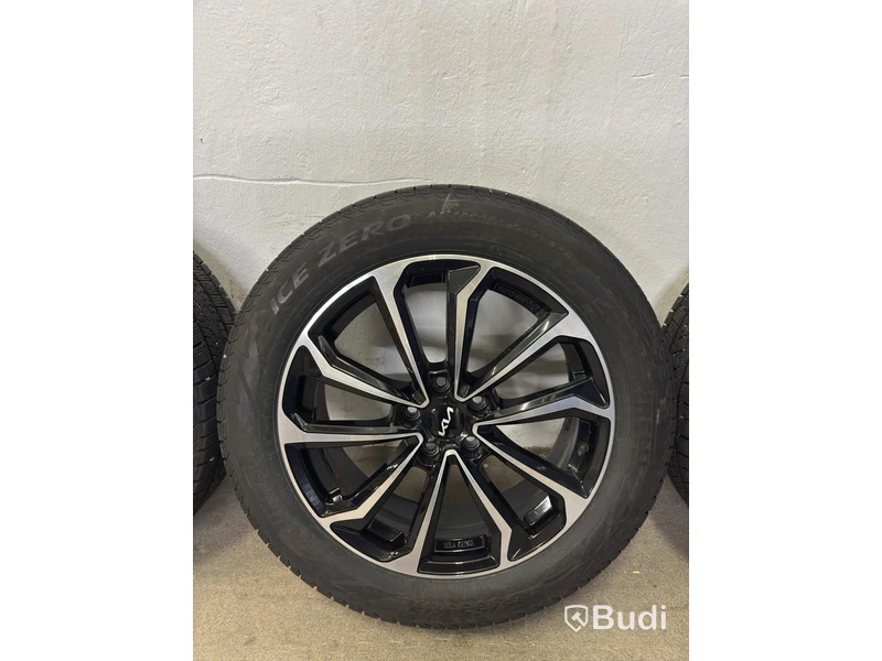 4 st. åretrunthjul, Pirelli, 235/55 R19 105H