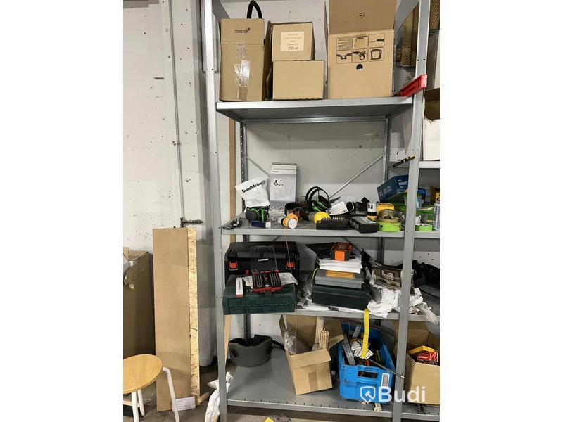 Hyllsektioner  5 meter med allt innehåll.
