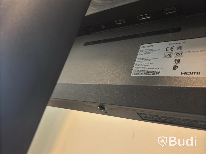 2 st. bildskärmar Samsung, S32DG302EU 32 tum