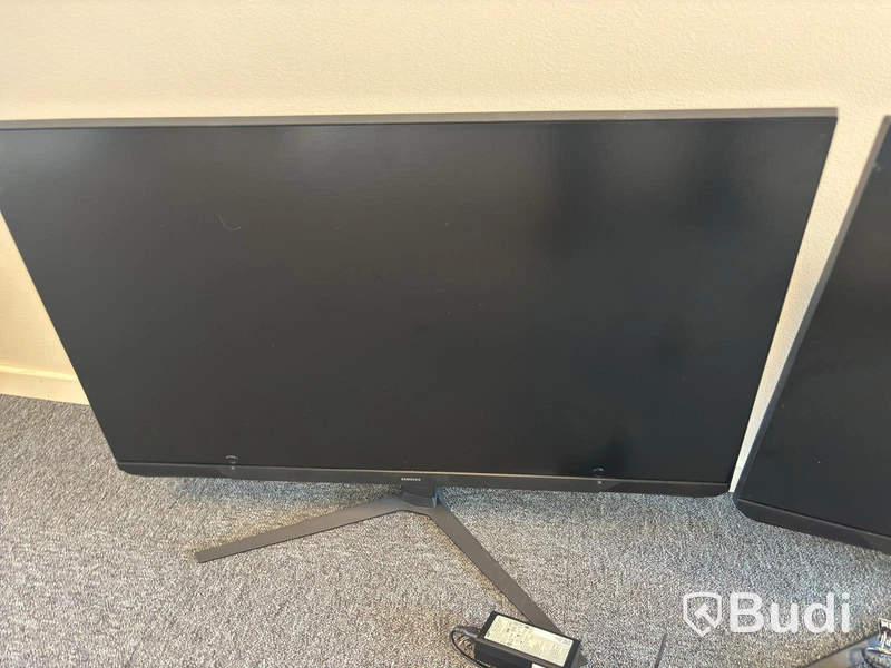2 st. bildskärmar Samsung, S32DG302EU 32 tum