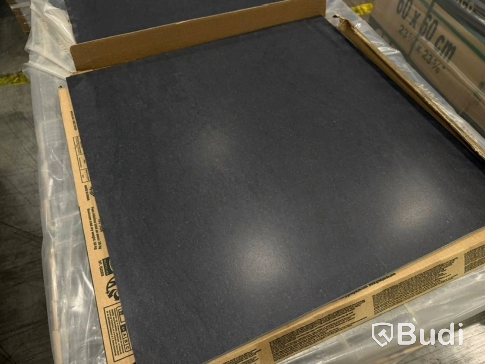 Porcelain floor tiles 60x60 cm.