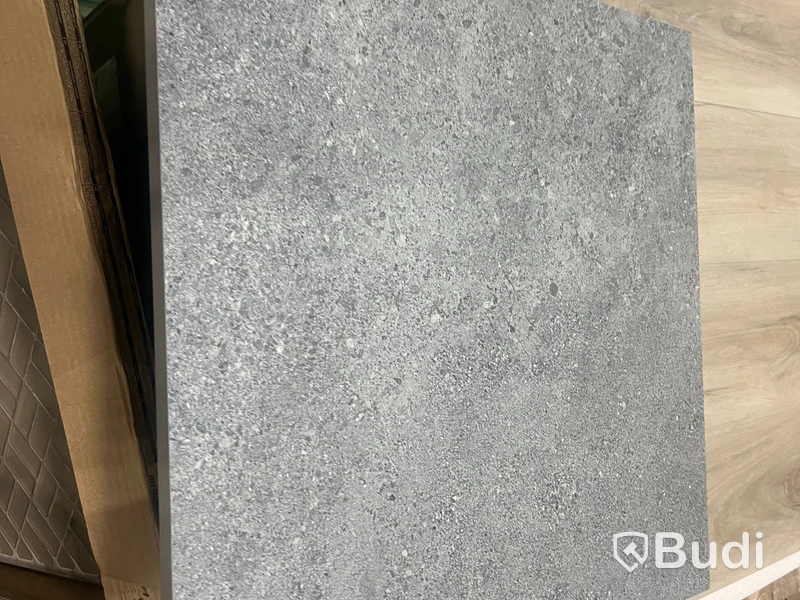 Outdoor porcelain tiles 60x60 cm.