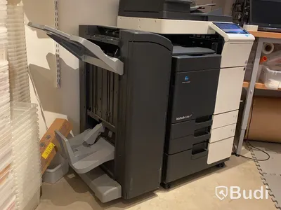 Multifunktionsskrivare Konica Minolta bizhub C258, med vik- och häftmodul