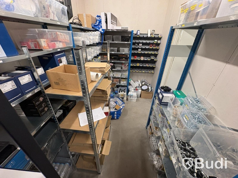 Large lot of plumbing items & standard materials