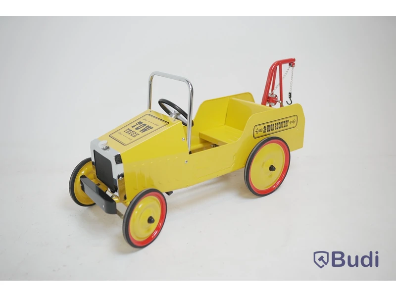 (NEW) Sleipner Pedal Car, Tow Truck 1938, yellow.