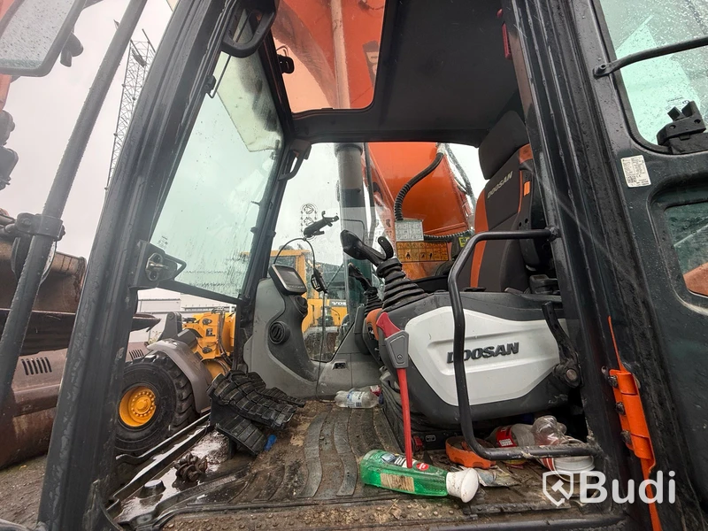 Bandgrävare Doosan DX300LC Series V -2019 | Reparationsobjekt