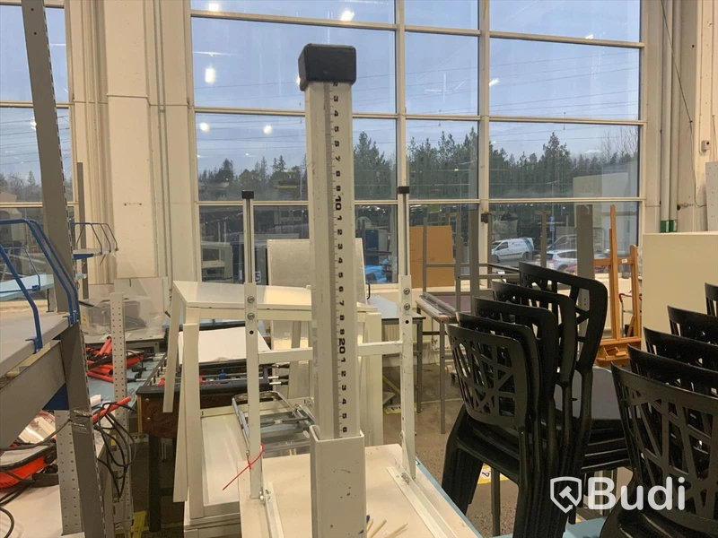 2st packbord, reglerbar höjd, längd 200cm, djup 60 cm, aktuell bordhöjd:97cm
