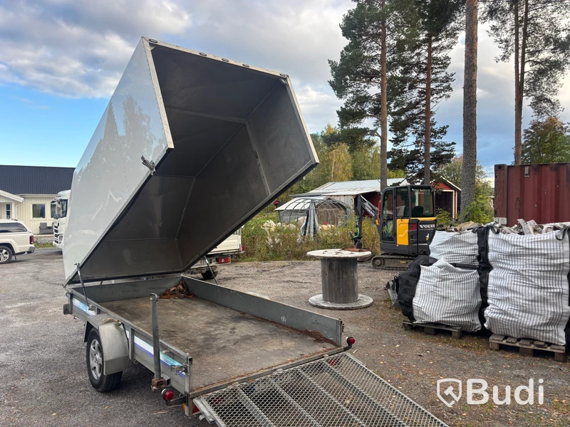Släpvagn Reko Trailer, med kåpa och ramp
