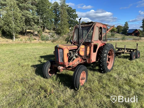 Traktor Volvo Buster 400