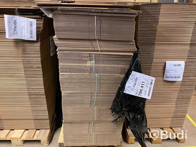 Pall med 350 packlådor 570x385x385