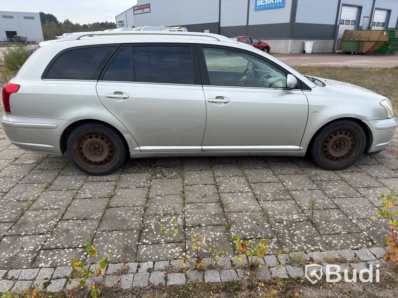Toyota AVENSIS -2003