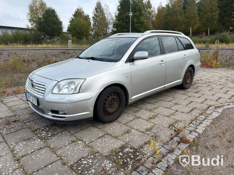 Toyota AVENSIS -2003