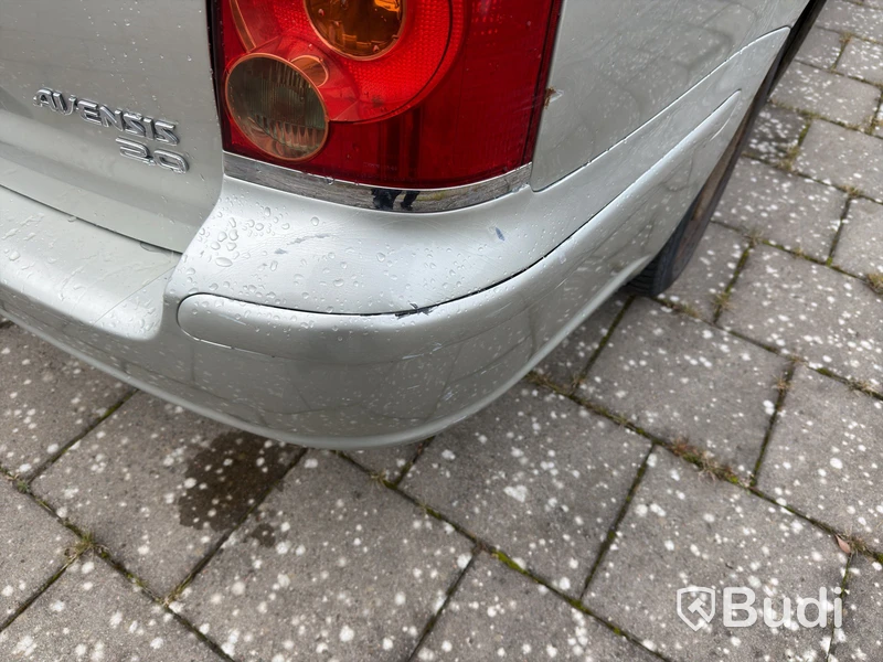 Toyota AVENSIS -2003